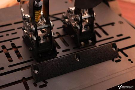 Heel rest for simracing pedals