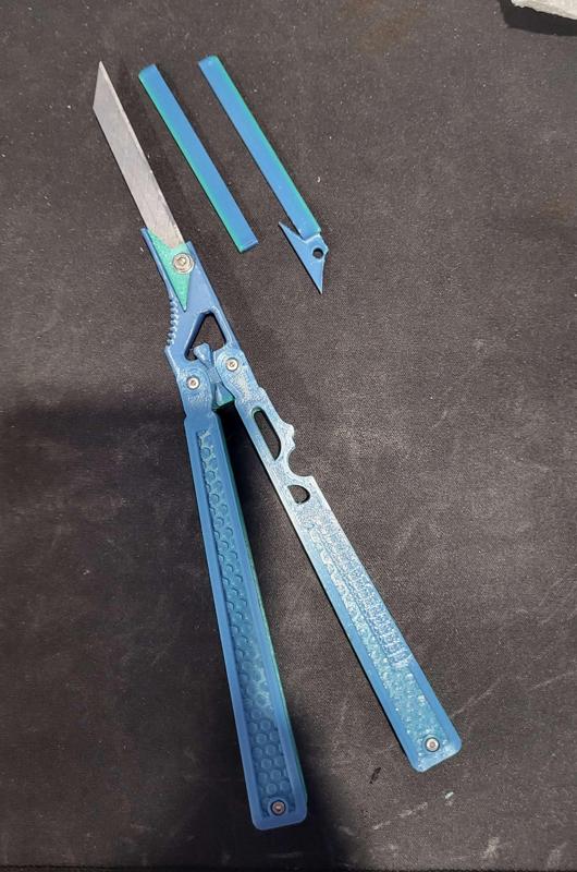 30 Degree 9mm Utility Blade Butterfly Knife/Balisong