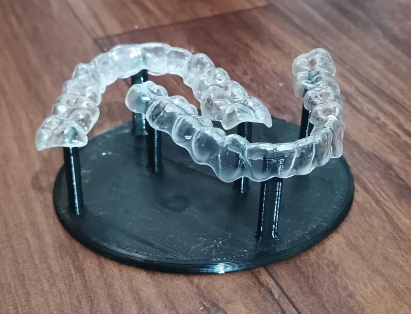 Retainer Stand
