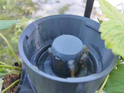 Hydroponic Tower: Dispenser with Stream Breaking and alternative filter