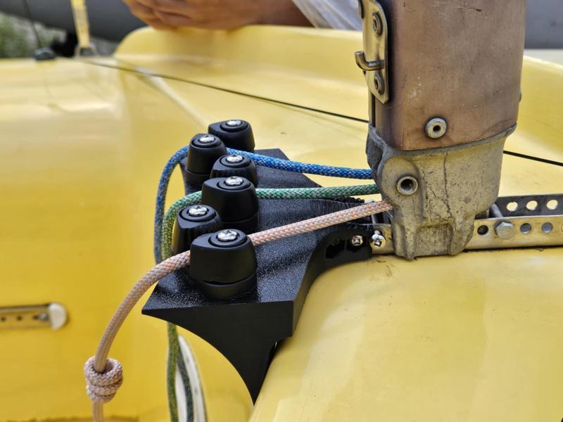 Code40 sailboat front board halyard cam cleats holder