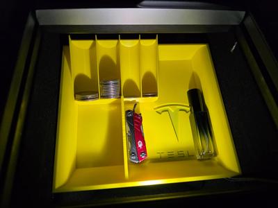 Model Y (Juniper) console tray w/ NTD coin holder