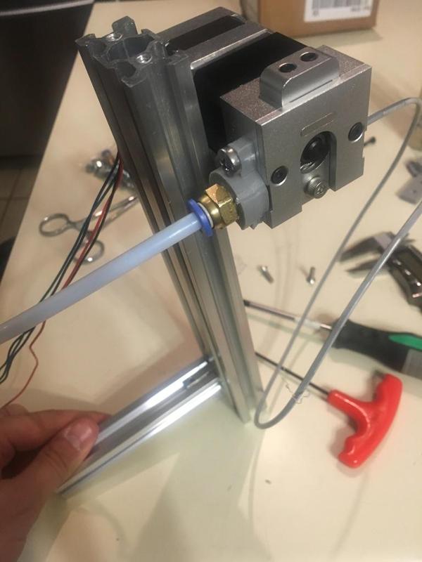 Bulldog extruder mount