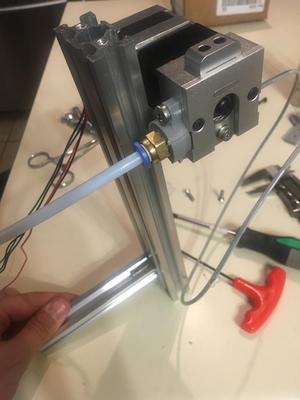 Bulldog extruder mount
