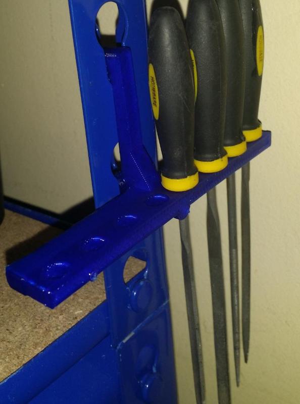 parametric tool rack for keyhole shelving