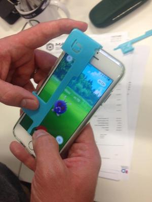 Light Pokeball aimer for Pokemon Go (iPhone 6)