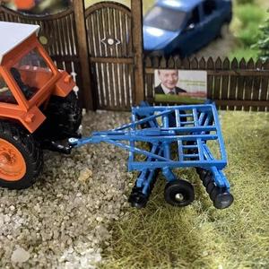 Disc tractor