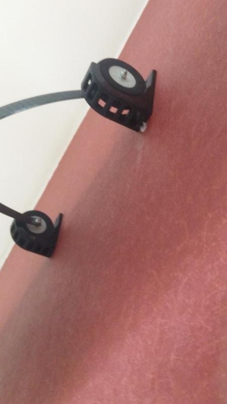 RC airplane wall mount