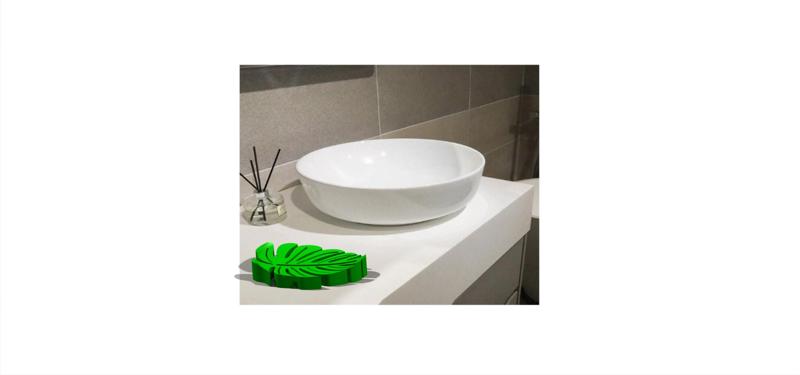 Tunguska Monstera leaf soap dish