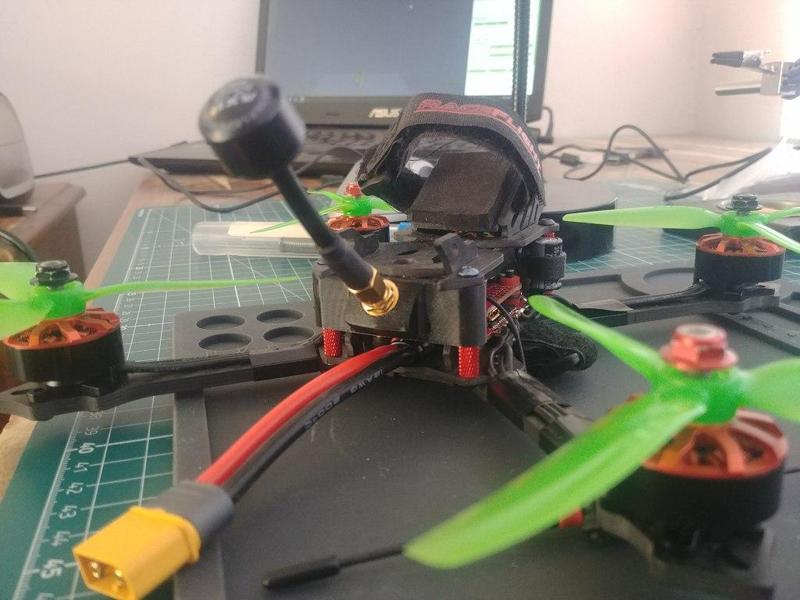 F1 Leo SMA mount on rear standoffs.