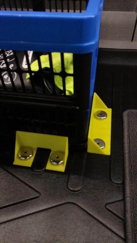 Customizable Magnetic Cargo Holder