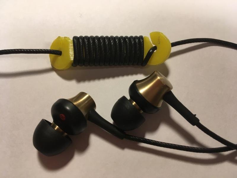 Shortener for headphones