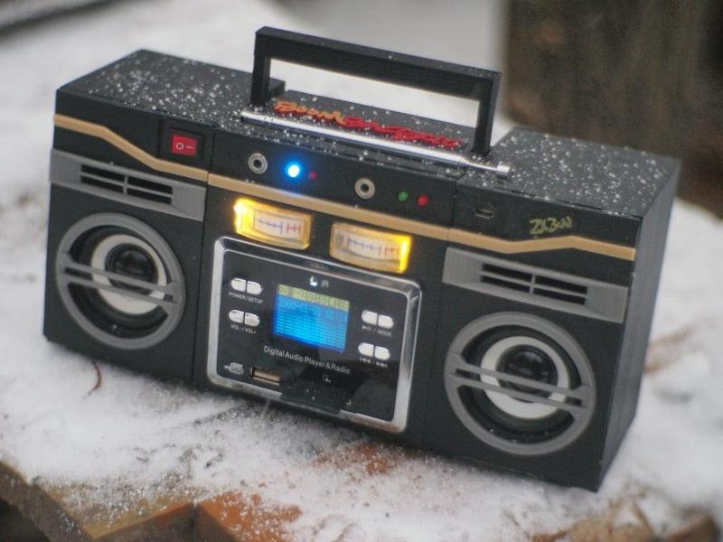 Boombastic - portable old school music player 