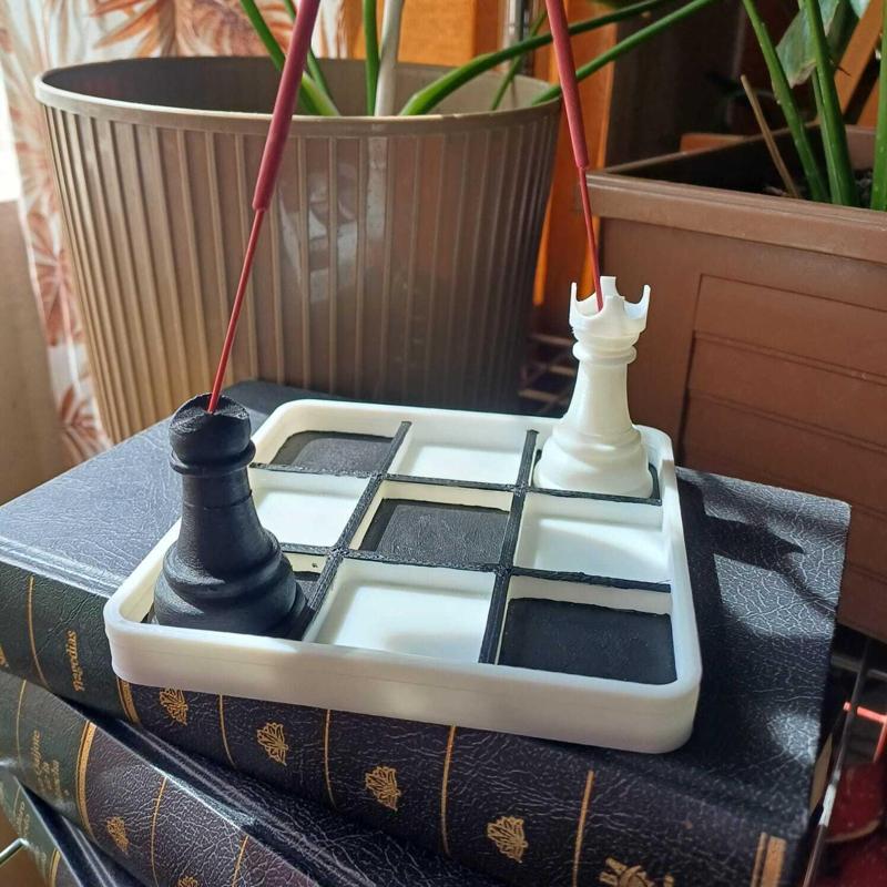 Ashtray / Ashtray / Chess incense holder
