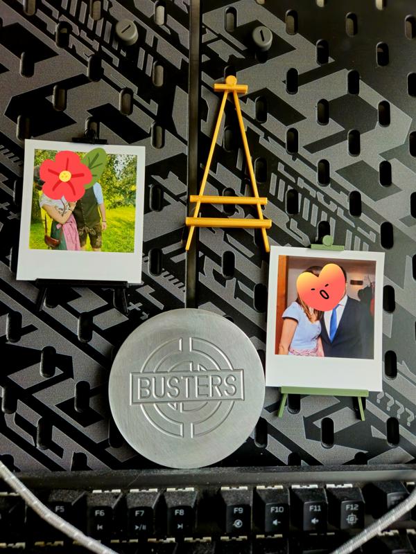 Easel Instant Photo hanger for Ikea Skadis