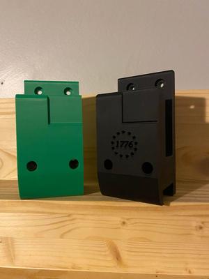 AR Wall Mount w/ Mag Holder