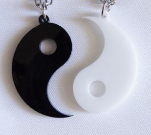 llaveros con la forma del yin y el yang