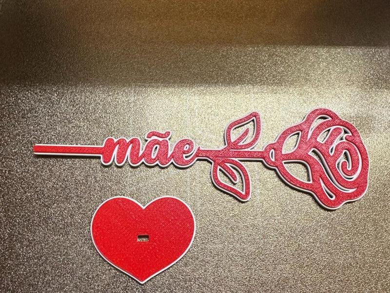 Pink heart base mom in Portuguese