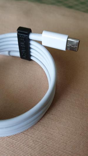 Clip para cables. Cable clip