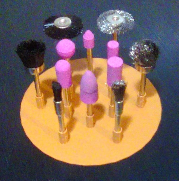 Grinding bits holder