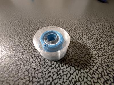 Snapping bobbin case