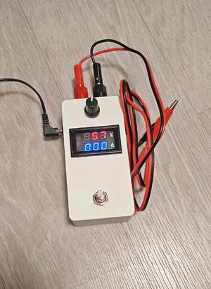 Mini laboratornyy blok pitaniya