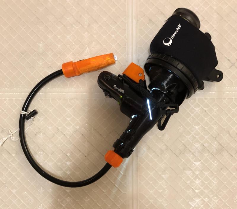 Underwater photography snoot with beam splitter