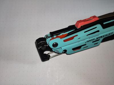 Leatherman Signal blade latch mod