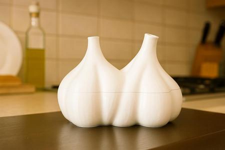 Garlic shaped container