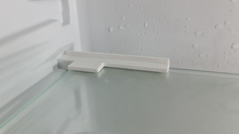 Refrigerator glass plate holder (back wall)
