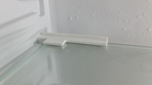 Refrigerator glass plate holder (back wall)