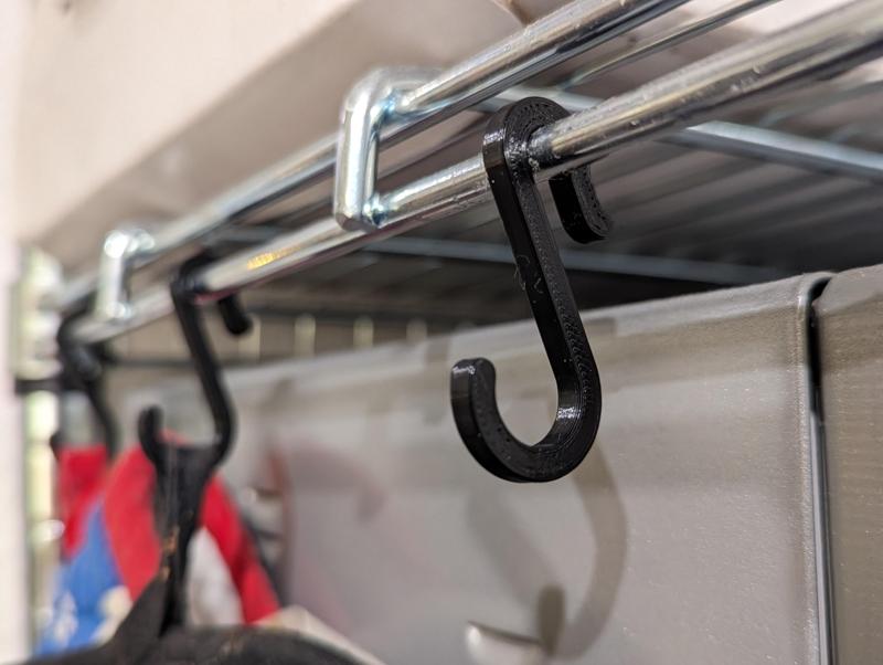 Clipping Hook for big IKEA Omar shelf
