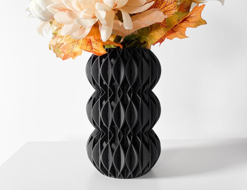 The Revan Vase, Modern and Unique Home Decor for Dried and Preserved Flowers