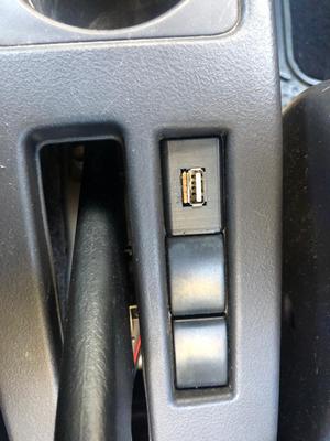 Suzuki aerio/vitara usb accesory