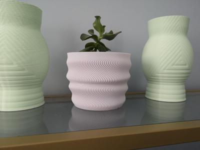 Wobbly ribbed vase