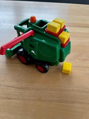 WOW Toys Harvey Harvester discharge pipe