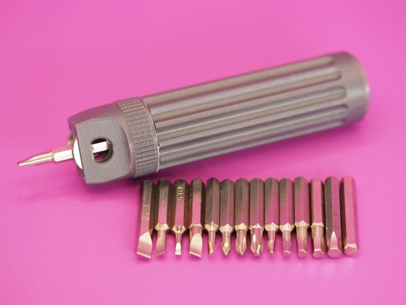 Strong Keychain Driver Kit (16-in-1 Multitool)