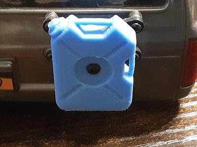 Fcx18 lc80 spare tire mount gas can