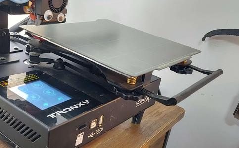TronXY Crux1 bed handle