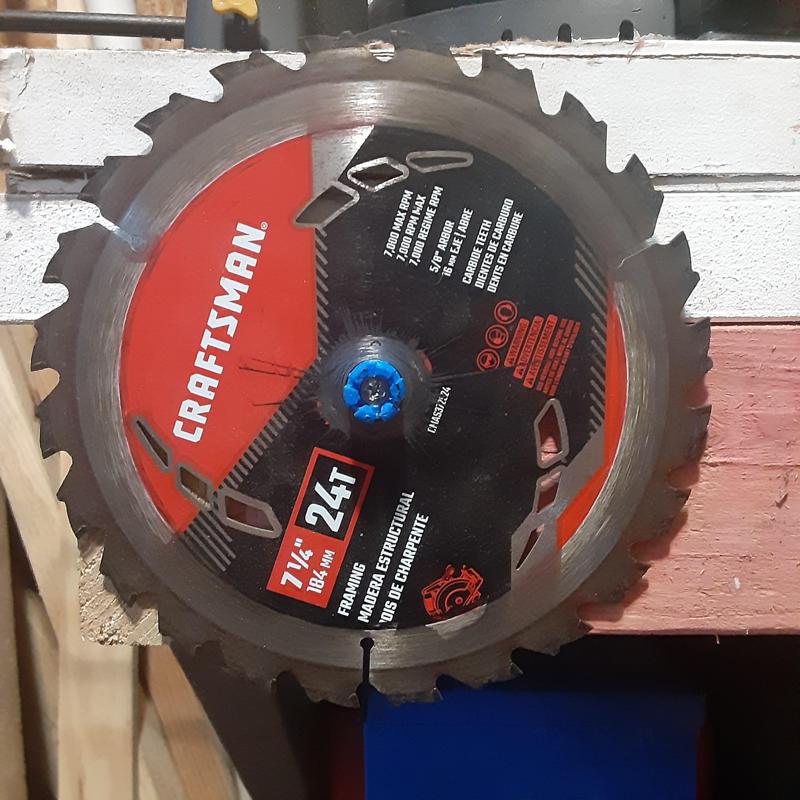 Circular saw blade organizer