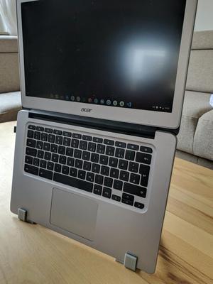 Vertical laptop stand for Lenovo Thinkpad T460s, T490s, Acer Chromebook 14 and more