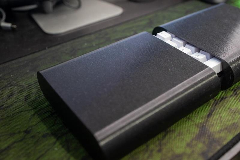 Magnetic cover for 60% keyboards