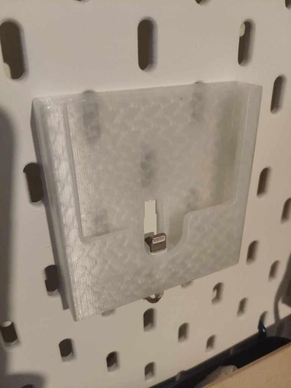 IKEA SKADIS dock for Apple iPhone SE (2020 edition)