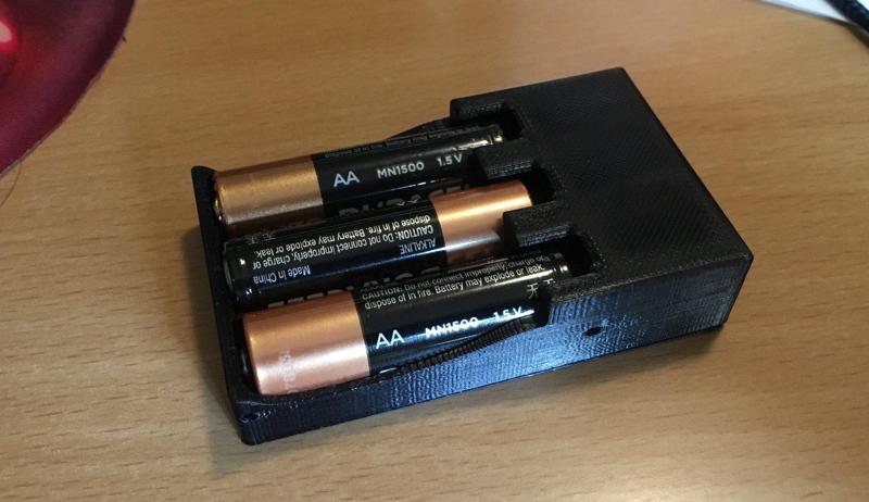 AA battery holder - 3 cell