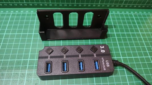 4-ports USB hub holder