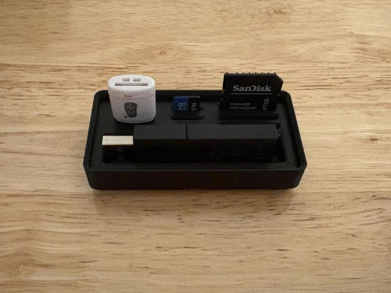 Gridfinity USB, MicroSD and SD Card Holder