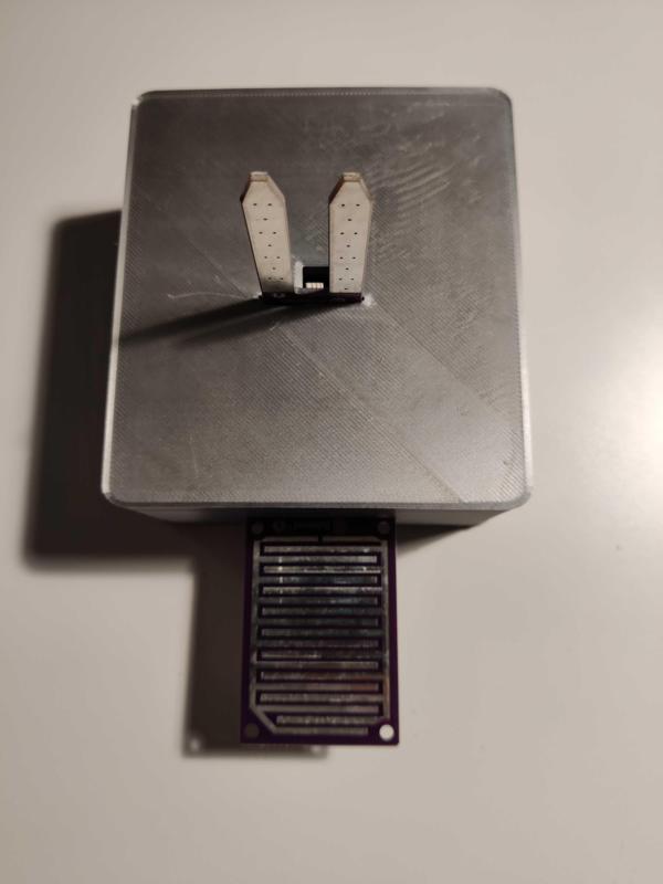 Environment monitoring case (rain and soil sensors)
