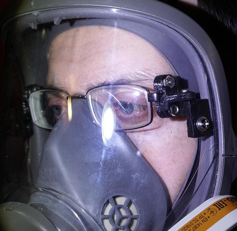 3M 6800 glasses holder