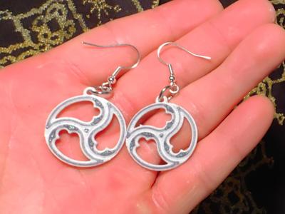 Cute Earrings (Gothic "Dreipass") 