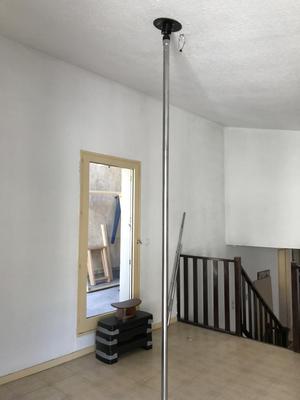Lupit Pole slope ceiling mount